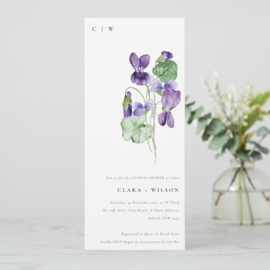  Chic Monogram Violet Floral Couples Shower Kaart (Staand voorkant)