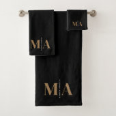 Chic Monogram Zwart Goud Naam Bad Handdoek (Insitu)