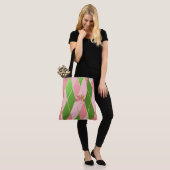 Chic Monogrammed Roze en Groene Argyle Tote Bag (Op model)