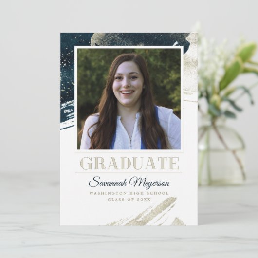 Chic Navy Blauw Goud Abstract Afstuderen Aankondiging (Staand voorkant)