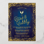 Chic Navy Blue Bites & Bubble Holiday Party Folie Uitnodiging (Voorkant)