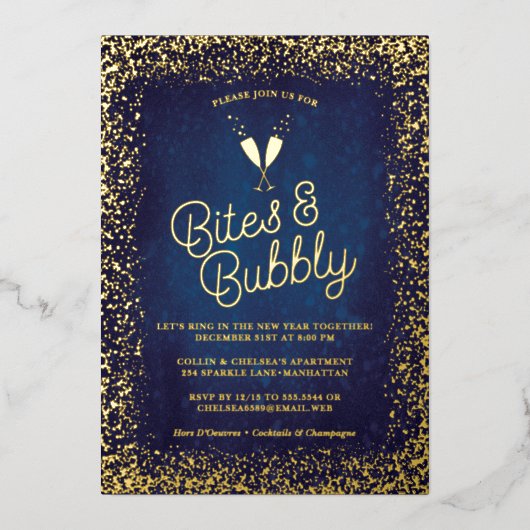 Chic Navy Blue Bites & Bubble Holiday Party Folie Uitnodiging (Voorkant)