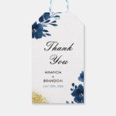 Chic Navy Waterverf Flowers Gold Glitter Wedding Cadeaulabel (Achterkant)