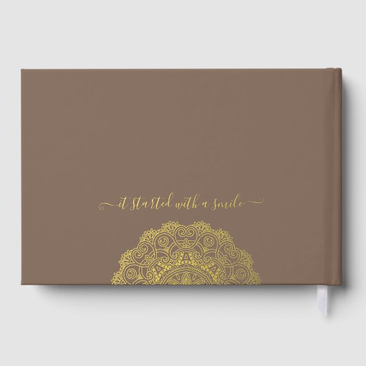 Chic paar Initialen Floral Mandala Gold Gastenboek (Achterkant)