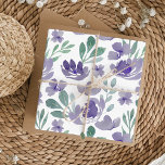 Chic Paars Floral & Foliage Waterverf Patroon Inpakpapier Vel<br><div class="desc">Dit is een prachtig origineel ontwerp van de waterverf dat in onze studio is gemaakt. De delicate paarse bloemen contrasteren prachtig met de groene bladelementen. Geweldig voor bruiloften,  verjaardagen,  verjaardagen en meer.</div>