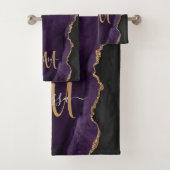 Chic Paars Gold Glitter Agate Custom Monogram Bad Handdoek (Insitu)