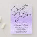 Chic Paars Silver Glitter Sweet 16 Kaart<br><div class="desc">Een moderne paarse en zilverzoete 16-uitnodiging met een faux glitter achtergrond en licht.</div>