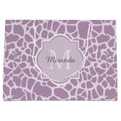 Chic Paarse Giraffe afdrukken met monogram en naam Groot Cadeauzakje (Voorkant)