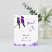 Chic Paarse kolibries en bloemblaadjes bruiloft Bedankkaart (Staand voorkant)