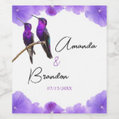 Chic Paarse kolibries en bloemblaadjes bruiloft Wijn Etiket (Enkel label)