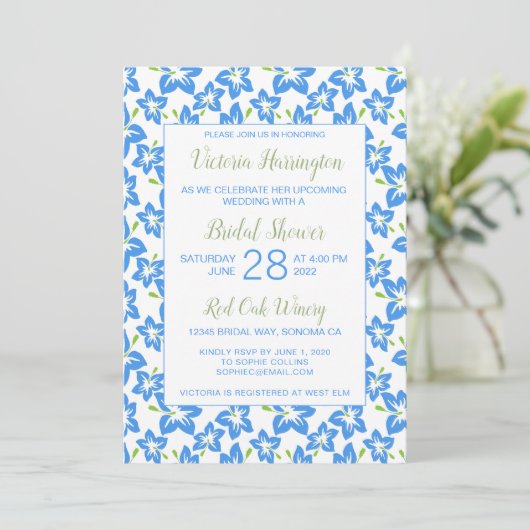 Chic Painted Blue Floral Bridal Shower Kaart (Staand voorkant)