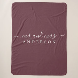 Chic Pas getrouwd de heer Mrs Burgundy Monogram Sherpa Deken