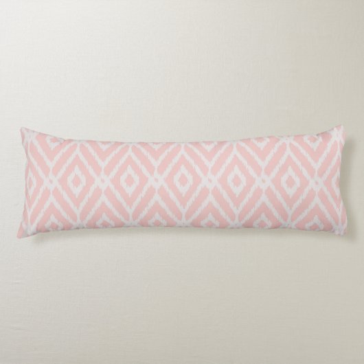 Chic pastel blush roze ikat tribal diamantpatroon lichaamskussen (Voorkant)