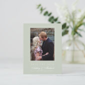 Chic Pastel Green Save the Date Verloving Photo Aankondigingskaart (Staand voorkant)