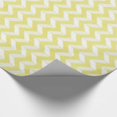 Chic Pastel Yellow Blauwgroen Chevron Custom Monog Cadeaupapier (Hoek)