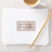 Chic-penseelstreek | Faux Roos Gold op neutraal Ro Etiket (Insitu)