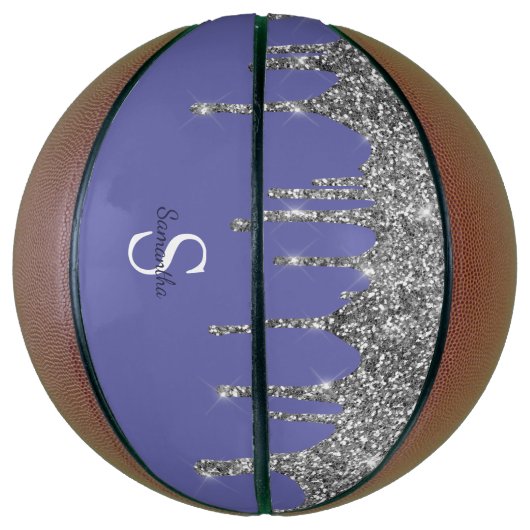 Chic Periwinkle Silver Glitter Drift Monogram Naam Basketbal (Verticaal)