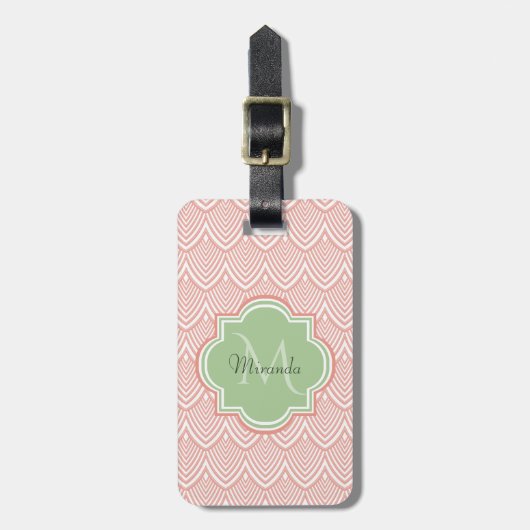 Chic Pink Arching Scallops Soft Green Monogram Nam Bagagelabel (Voorkant verticaal)