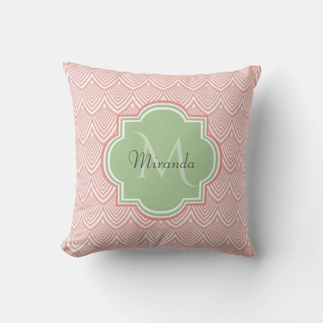 Chic Pink Arching Scallops Soft Green Monogram Nam Kussen (Voorkant)
