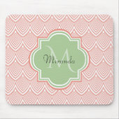 Chic Pink Arching Scallops Soft Green Monogram Nam Muismat (Voorkant)