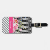 Chic Pink Floral Black en White Chevrons and Name Bagagelabel (Voorkant horizontaal)