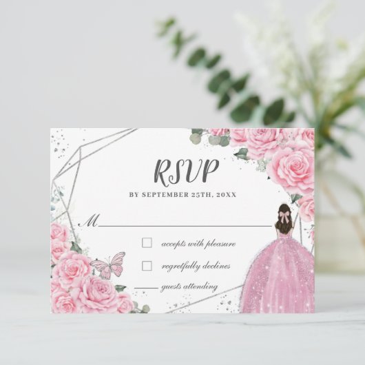Chic Pink Floral Rozen Silver Quinceañera Princess RSVP Kaartje (Staand voorkant)