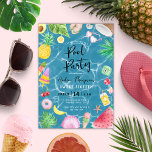 Chic Pool Party Summer Sweet 16 Birthday Kaart<br><div class="desc">Een moderne en schitterende pootweddenfeest met de naam 'sixteen',  met leuke en kleurrijke waterverf-elementen zoals tropische bladeren,  kokosnoten,  zonnebrillen,  ananassen,  paprika's,  kruipen,  camera's,  bloemen,  avocado's,  watermeloenen,  donut,  kersen en cocktail-drink. Op de achtergrond is een blauw golfpoolwater te vinden.</div>