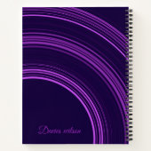 Chic purple geometric pattern monogram name notitieboek (Achterkant)