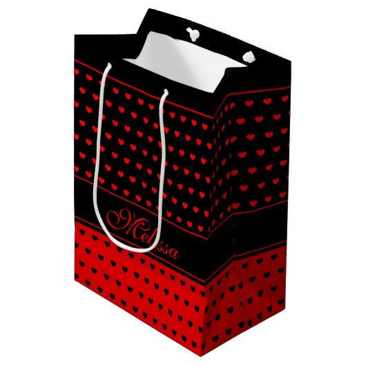 Chic Red en Black Hearts Pattern, Name Sjabloon Medium Cadeauzakje (Voorkant Gekanteld)