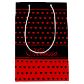 Chic Red en Black Hearts Pattern, Name Sjabloon Medium Cadeauzakje (Voorkant)