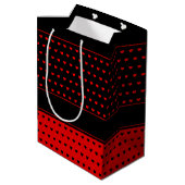 Chic Red en Black Hearts Pattern, Name Sjabloon Medium Cadeauzakje (Achterkant Gekanteld)