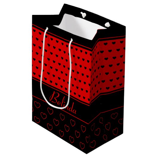 Chic Red en Black Hearts Pattern, Name Sjabloon Medium Cadeauzakje (Voorkant Gekanteld)
