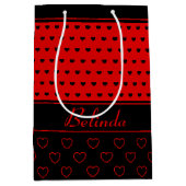 Chic Red en Black Hearts Pattern, Name Sjabloon Medium Cadeauzakje (Voorkant)