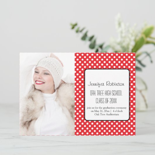 Chic Red Polka Dots Afstuderen Kaart (Staand voorkant)