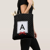 Chic Red Ribbon Black Polka Dot Pattern Monogram Tote Bag (Dichtbij)
