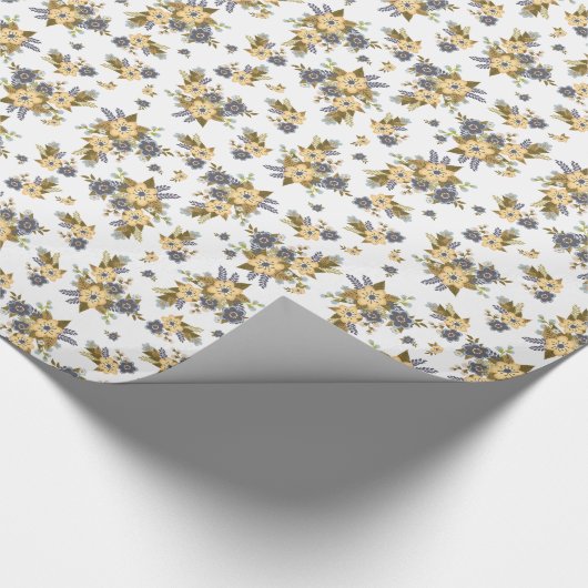 Chic Romantisch Blauw en Geel Bloemen Verjaardag Cadeaupapier (Hoek)