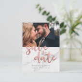 Chic Roos Gold Foil Script Marble Save the Date Aankondigingskaart (Staand voorkant)