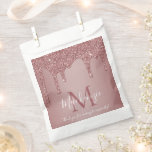 Chic Roos Gold Sparkle Glitter Drift Monogram Bedankzakje<br><div class="desc">Girly Roos Gold Sparkle Glitter Drips Monogram Party Favor Bag met mode faux blush roze/roos gouden glitter druppels op een chique achtergrond met uw aangepaste monogram en naam. Geweldig voor het houden van feestgunsten voor uw verjaardag, vrijgezellenfeest, of gewoon voor iedereen die houdt van de luxe glam levensstijl. Perfect voor...</div>