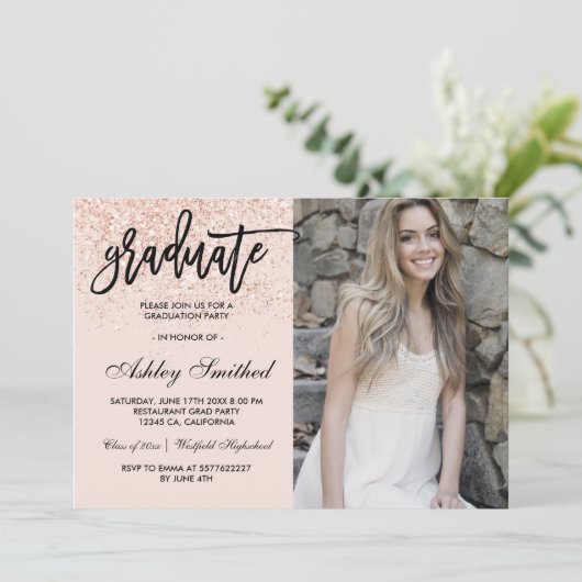 Chic roos gouden glitter blush afstuderen typograf kaart (Staand voorkant)