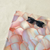 Chic rose gold iridescent mother of pearl strandlaken (In situ)