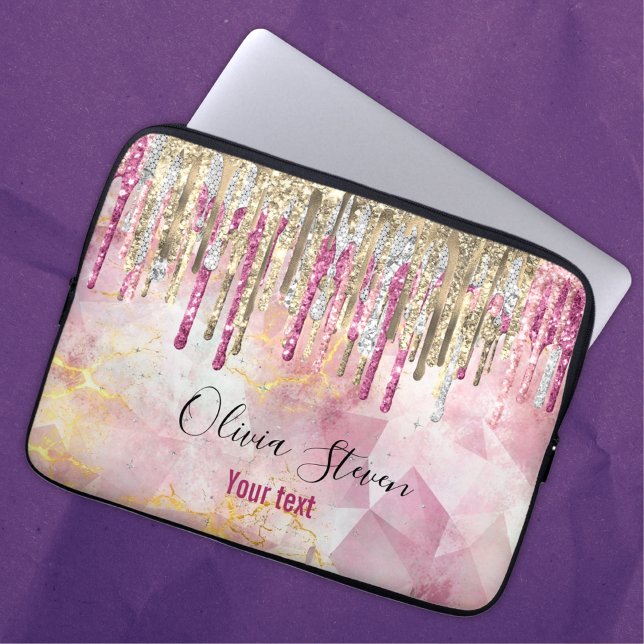 Chic roze goudglitter druppelt monogram laptop sleeve (Creator heeft geüpload)