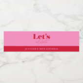 Chic Roze Rood Laten we de verjaardag vieren Waterfles Etiket (Enkel label)