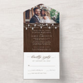 Chic Rustic Wood String Lights Foto RSVP Weddensch All In One Uitnodiging (Binnen)