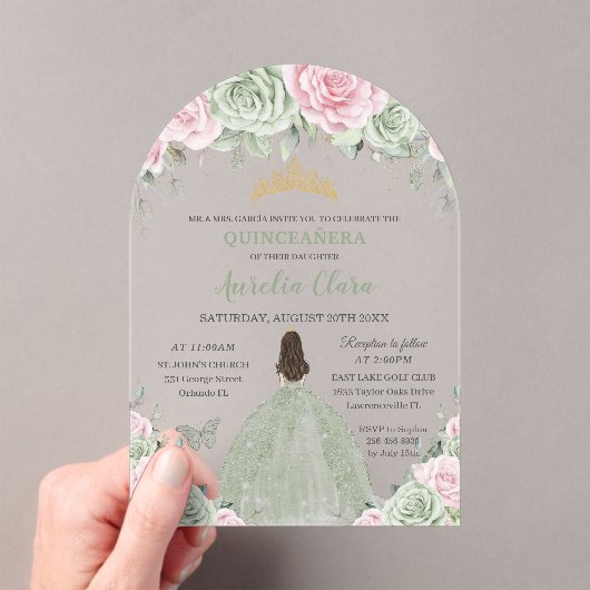 Chic Sage Green Baby Roze Bloemenjurk Quinceañera Acryl Uitnodigingen (Insitu (Draagbaar))