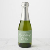 Chic Sage Green Bachelorette Party Custom Mini Sparkling Wijnetiket (Voorkant)