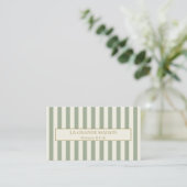 Chic Sage Strepen Franse Bakkerij QR Code Gebak Visitekaartje (Staand voorkant)