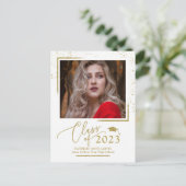 Chic Script Afstudeeraankondiging Feestelijke Goud Briefkaart (Staand voorkant)
