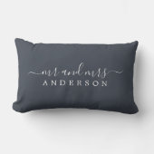 Chic Script de heer Mrs. Charcoal Blue Pas getrouw Kussen (Voorkant)