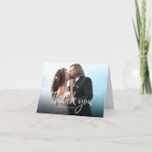 Chic Script Eenvoudige Elegante bruiloft Dank u Fo Bedankkaart (Voorkant)