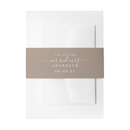 Chic Script Future Mr. Taupe Wedding Uitnodigingen Wikkel